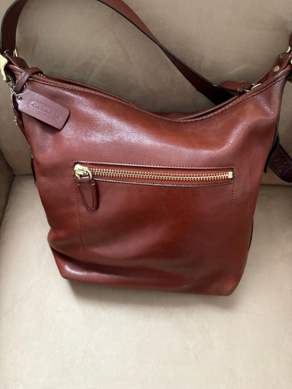 COACH 19889 Archive Collection Hobo bag.
Classic Leather in Cognac Brown - Picture 6 of 14